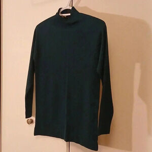 Emerald  green 3/4 length sleeves sweater